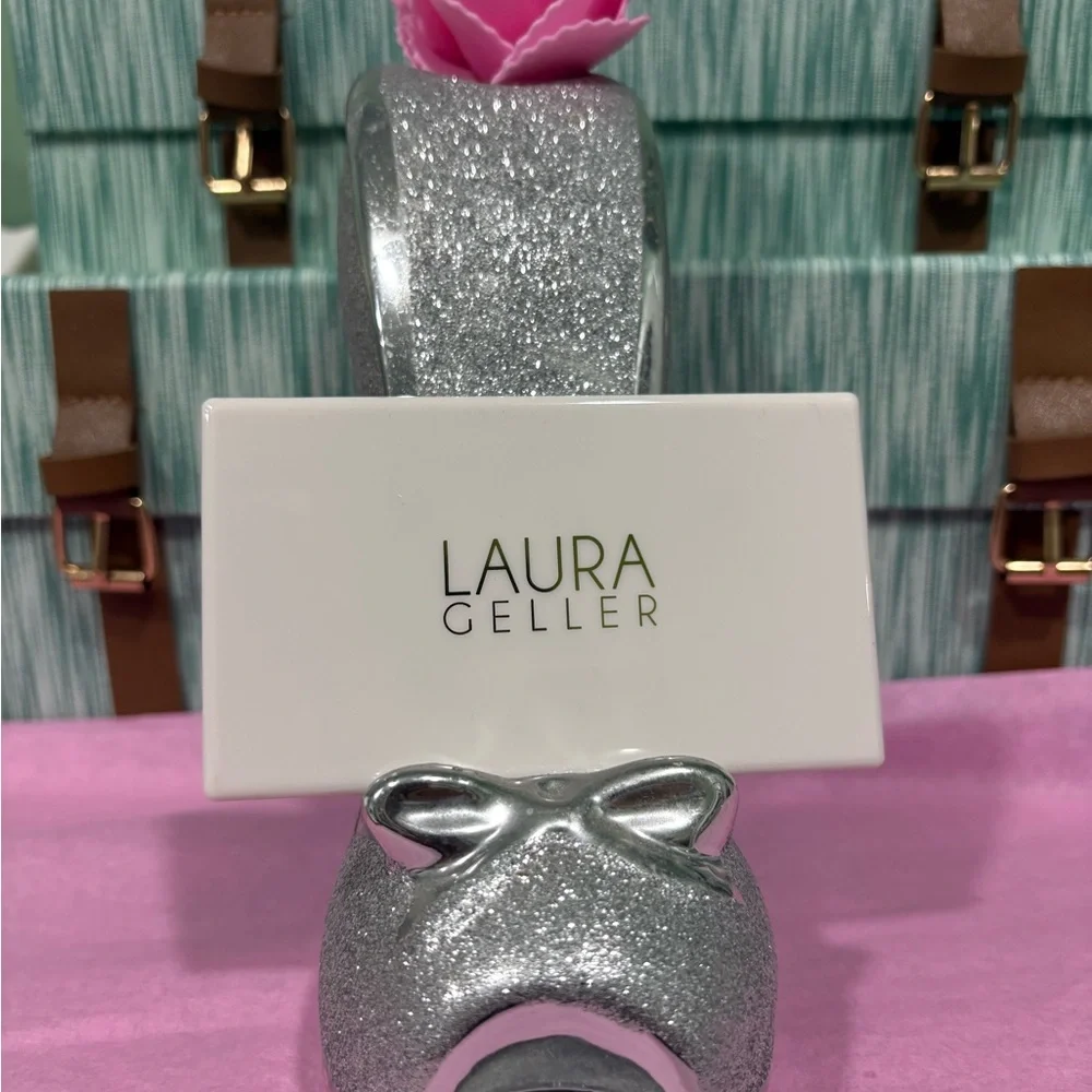 Laura Geller Eyeshadow Palette with Rich Browns and Shimmering Golds